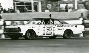 Dan-Gurney-Wood-Brothers-Ford-Motortrend-500-Riverside-1966